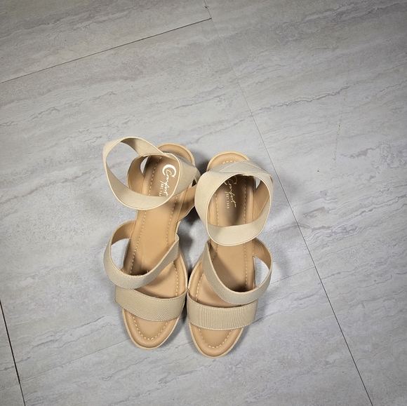 Comfort Beige Platform Sandles - Picture 2 of 4